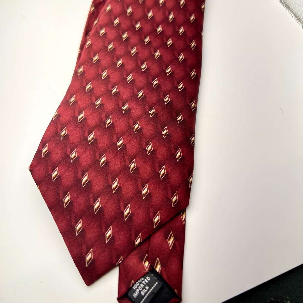 Vintage Arrow 100% Imported Silk, Made in USA, Burgundy with Beige Diamonds